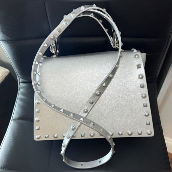 Elegant Studded Bagguette Handbag - Picture 3 of 9